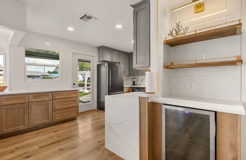 Homosassa House | Tropical Retreat w/Pool, Hot tub & Private Dock
