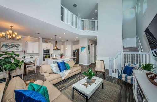 Redington Beach House | Tropical Treasure Villa - Large Swim Spa