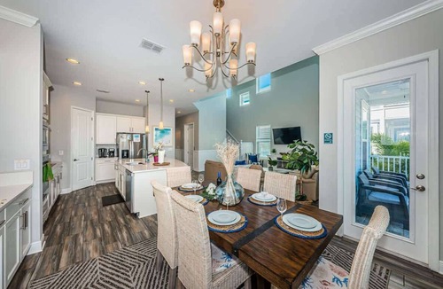Redington Beach House | Tropical Treasure Villa - Large Swim Spa