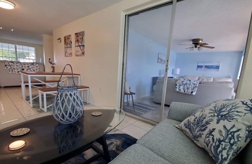 Jasmine Lakes House | Tropical Waterfront HEATED Pool/SPA Home by 9 BEACHES & 9 STATE PARKS SLEEPS 11
