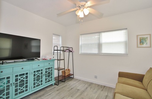 Indian Rocks Beach Cottage | Turquoise Shores Cozy Cottage Near the Beach!