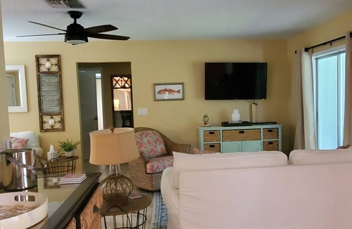 Horton Shores House | Turquoise Treasure Beach Bungalow