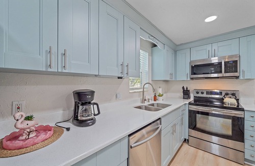 South Sarasota House | Twin Palms | Two Houses + Private Pool + Putting Green