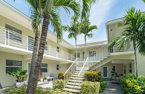 Delray Beach Condo | Two Bedroom Boutique Condo 2 Blocks from the Beach and Atlantic Avenue