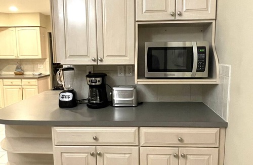 A-Zone House | Unbeatable location - 4 houses to beach, 5BR, 3BA, walkability!