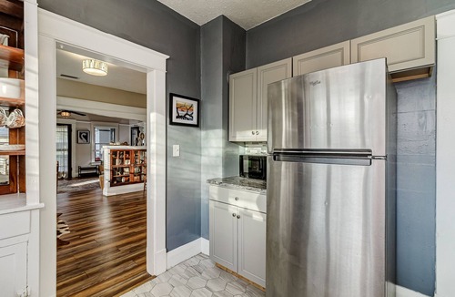 East Lake Morton House | Uncle Ed's Historic Bungalow