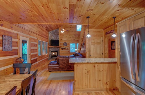 Boone Cabin | Uncle Johns Cabin | Valle Crucis | Hot Tub, Game Room, Fireplace