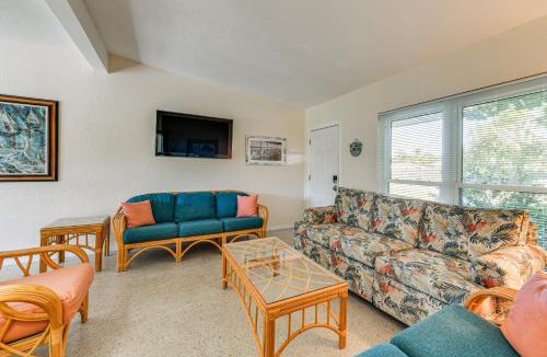 South Bradenton House | 'Uncle Louie's' Gulf Coast Gem w/Outdoor Oasis