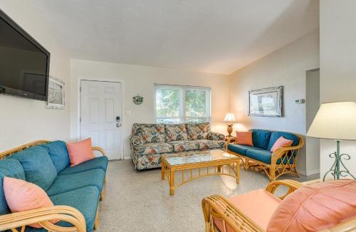 South Bradenton House | 'Uncle Louie's' Gulf Coast Gem w/Outdoor Oasis