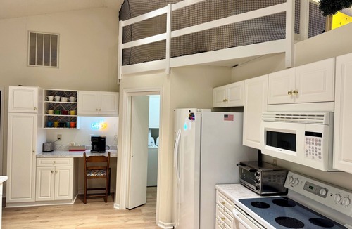 Conestee House | Unique Family-Friendly Home with Indoor Playground & Ping Pong! Central Location