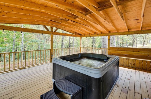 Mammoth Cave Cabin | Unique Mammoth Cave Cabin w/Teepee & Hot Tub!