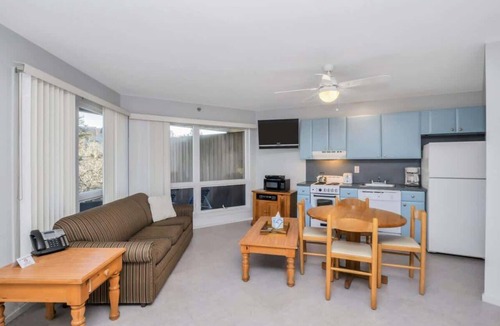 Napeague Apartment | Unit 1011: Studio | 1st Floor-Garden View | Starfish