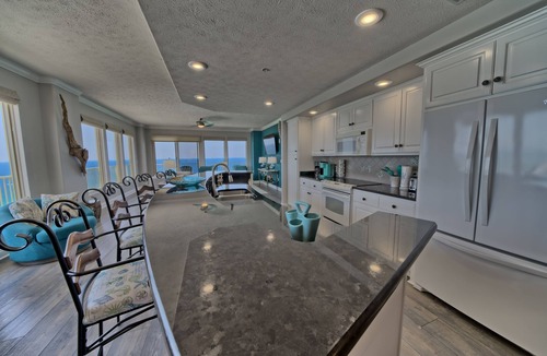 Thomas Drive Condo | Unit 2101: 21st Floor