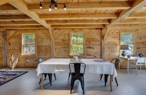Sharon House | Unplug, Unwind & Explore: Remote Vermont Cabin