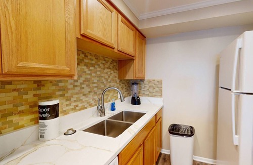 Madeira Beach Condo | Unwind Together with a Beachfront View, Beach, Pool. 6th Floor. Tickets to Top Attractions Daily