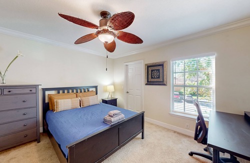 Orlando Apartment | Updated apartment with community pool & gym - balcony, W/D, and great location