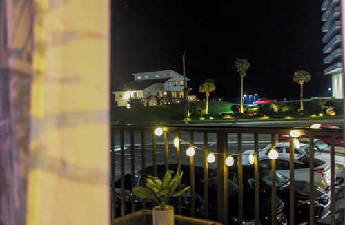 Ortona Park Condo | Upgraded 1BR/1BA condo + beach-view balcony +2 pullout couches in Daytona–Ormond