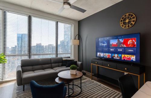 Birmingham Apartment | Upscale 2BR Apt Rooftop Deck and Fitness U14