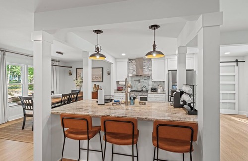 Greer House | Upscale 4/3 Greer Retreat w/Fire Pit 5 min to DT