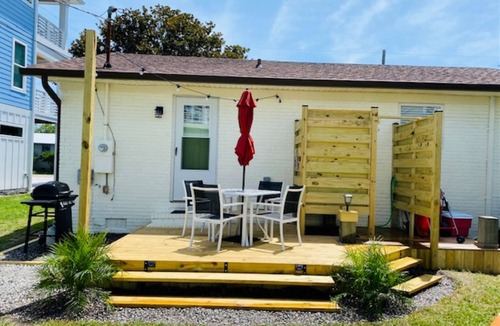 Kure Beach House | Upscale beach cottage near beach