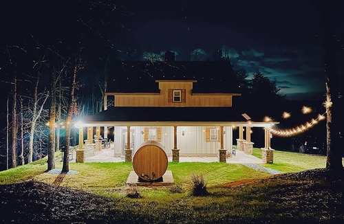 Gainesville Cottage | Upscale Equestrian Farm Cottage with Sauna
