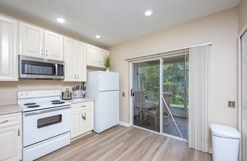New Tampa House | Upscale Long Stay: KING Bed-Pool-Wifi-Gated-Pets-Tampa Palms-Moffitt Cancer Ctr