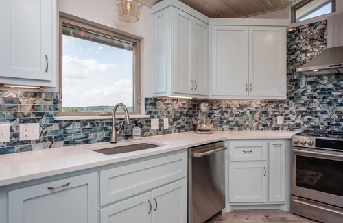 Ingram House | Upscale, Magnificent Views, Dog Friendly. Owner Friendly!