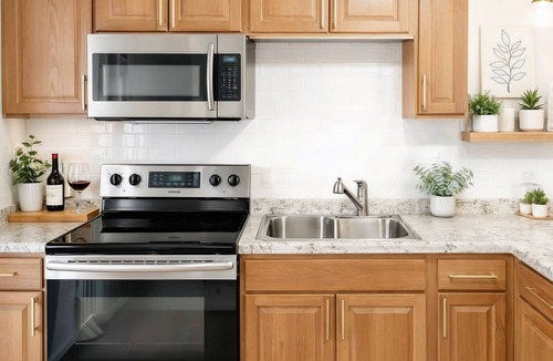 White Plains House | Upscale Modern Luxury 3BR Home
