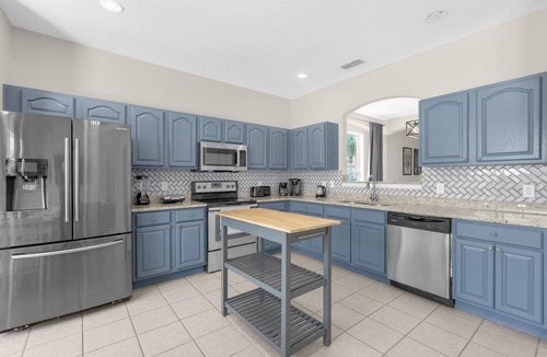 Solana Cottage | Upstay Spacious Home w Private Pool & Hot Tub