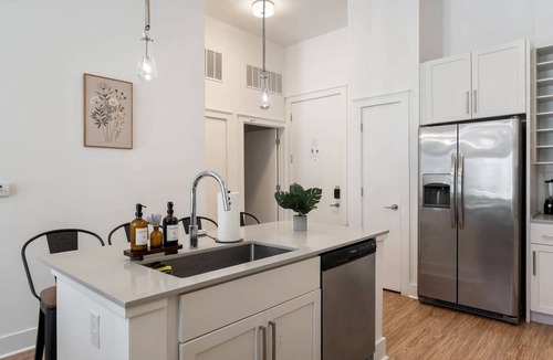 Second Ward Apartment | Uptown Haven | Free Parking, Pool, Walkable