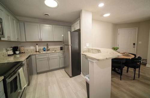 Charlotte Center City Apartment | UptownLUXE Retreat~Walk to BOA/Spectrum~Free Parking~ W/D~ 2BR