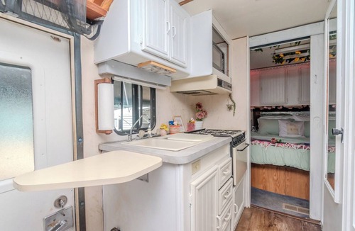 Meadowlawn House | Urban Backyard RV Camping Experience in St. Petersburg, Florida