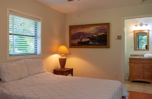 Palm River-Clair Mel Cottage | Urban Oasis: Secluded Cottage w/ Lush Botanical Gardens