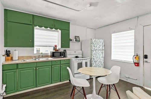 Kenwood Apartment | Urban Studio w/Free Parking & Walkable Location