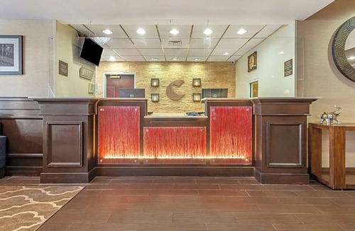 Newark Hotel | Comfort Suites Newark - Harrison