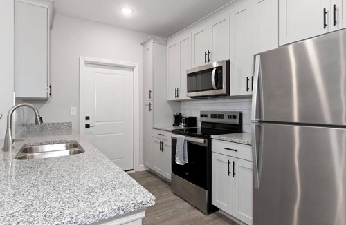 Newberry Apartment | Vanguard 1BD 16 - One Bedroom Apartment, Sleeps 2