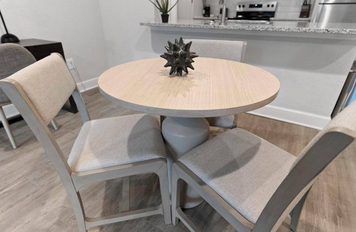 Newberry Apartment | Vanguard 1BD 9 - One Bedroom Apartment, Sleeps 2