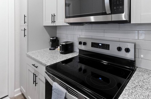Newberry Apartment | Vanguard 1BD 9 - One Bedroom Apartment, Sleeps 2