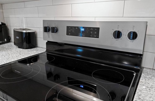 Newberry Apartment | Vanguard 2BD 17 - Two Bedroom Apartment, Sleeps 4