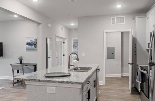 Newberry Apartment | Vanguard 2BD 19 - Two Bedroom Apartment, Sleeps 4