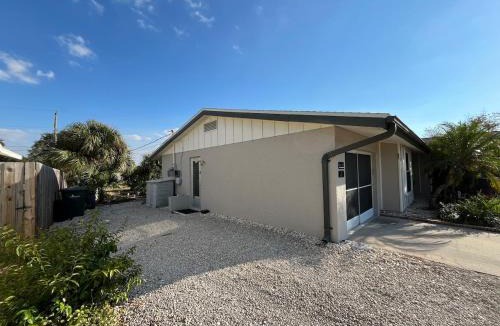 Venice East House | Venice Dove Shell