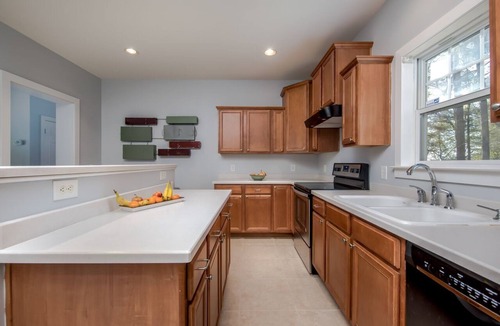 Hendersonville House | Views of/Walk to Historic Downtown Hendersonville