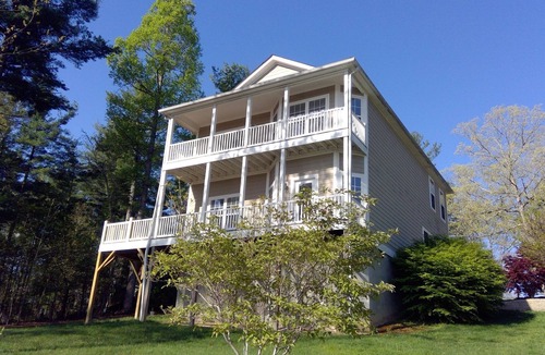 Hendersonville House | Views of/Walk to Historic Downtown Hendersonville