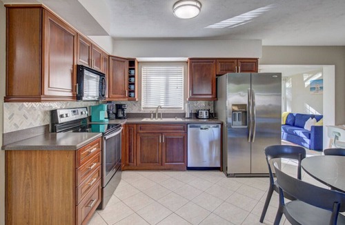 Largo House | Villa Bella with Heated Pool