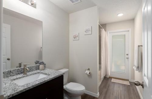 Inverness House | Villa Bennett NEW 4-bedroom with pool & spa