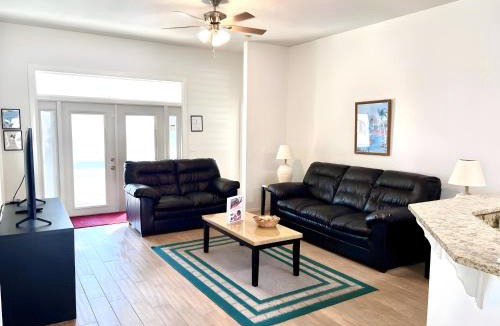 Chatham Park House | Villa Brittany Private Pool Close to Disney