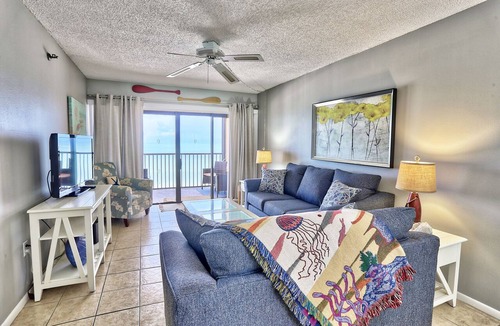 Madeira Beach Condo | Villa Madeira 609 | Beach FRONT|Walk to John's Pass!