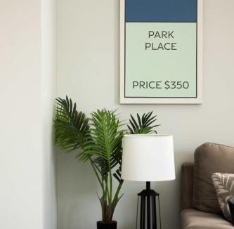 Lincolnville House | Villa Mojito Lakefront Home and APTs Sleeps 24