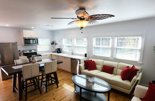 Downtown Historic District Apartment | Villa Romantica, Downtown St Aug. free bikes, dog friendly, 2 bedrooms, 2 baths