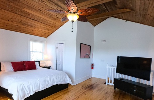 Downtown Historic District Apartment | Villa Romantica, Downtown St Aug. free bikes, dog friendly, 2 bedrooms, 2 baths